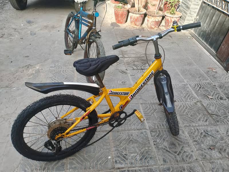 Offer 2 cycle gear and normal 22000Rs 1