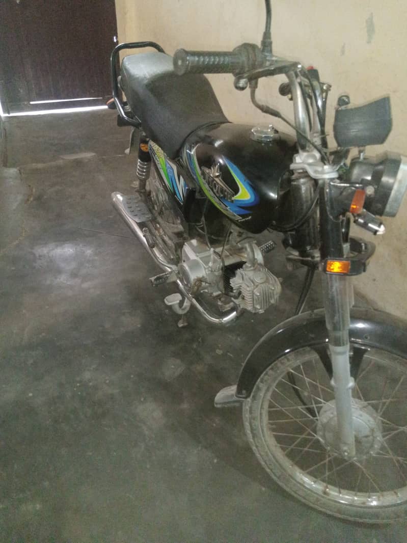 Unique  70 2022 03306086688 2