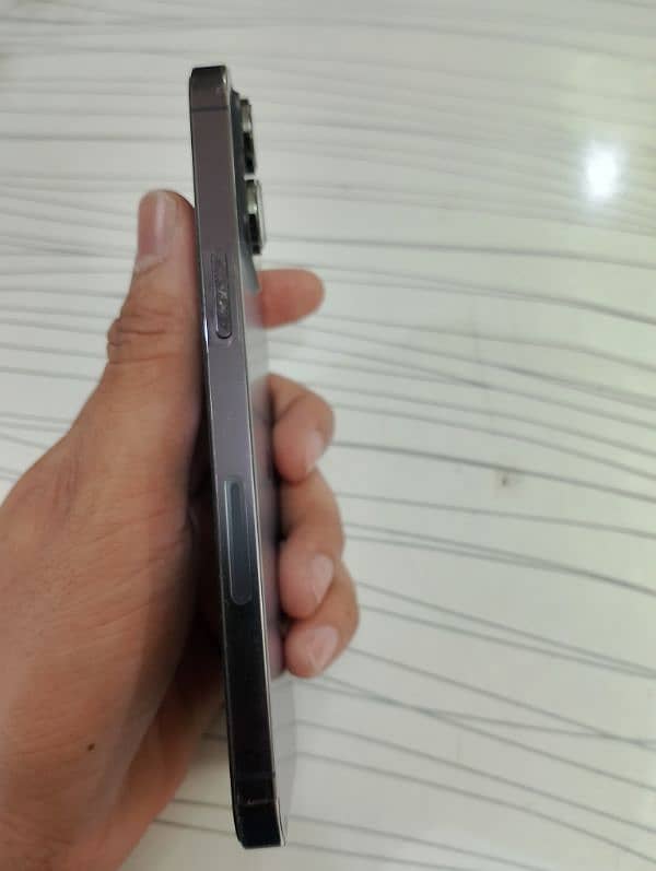 iPhone 14pro max 2