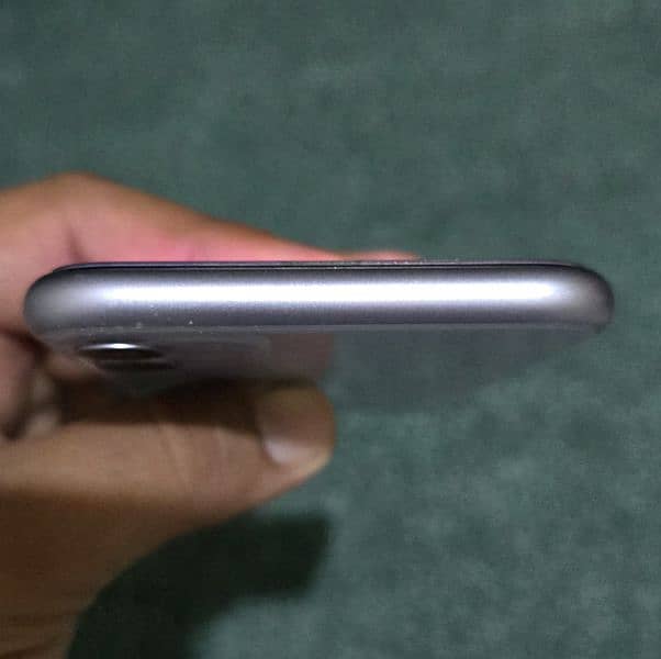 Apple iPhone 11 2