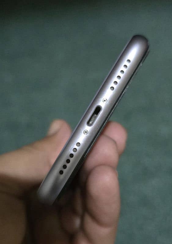 Apple iPhone 11 3