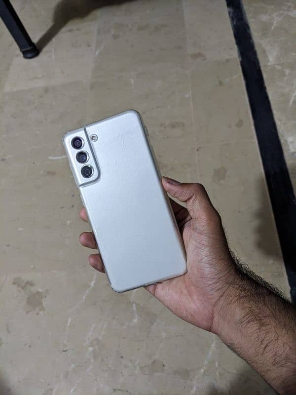 Samsung S21 FE 0