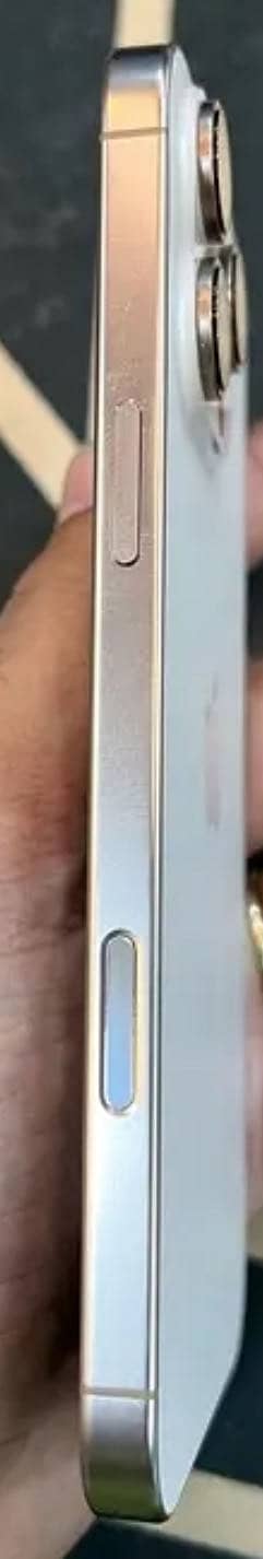 I phone is 16 pro max 256 by 0