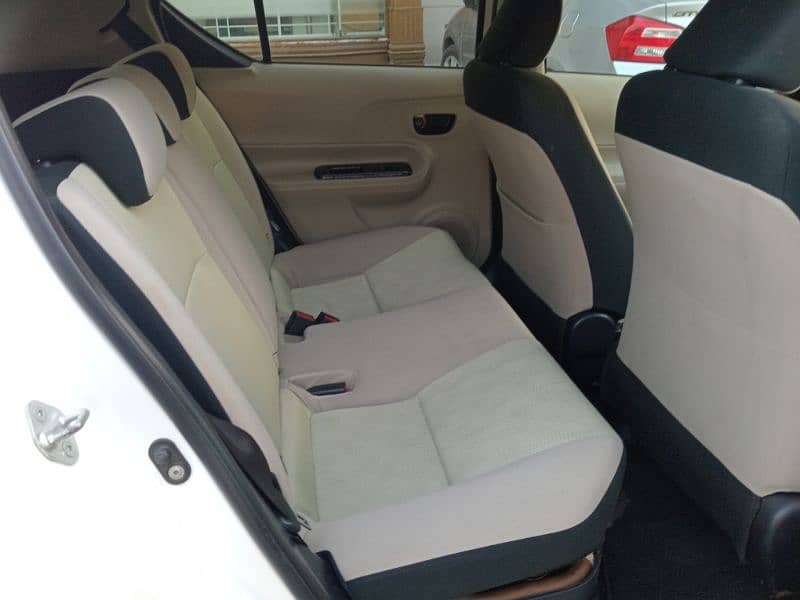 Toyota Aqua S Package 2013/2017 4