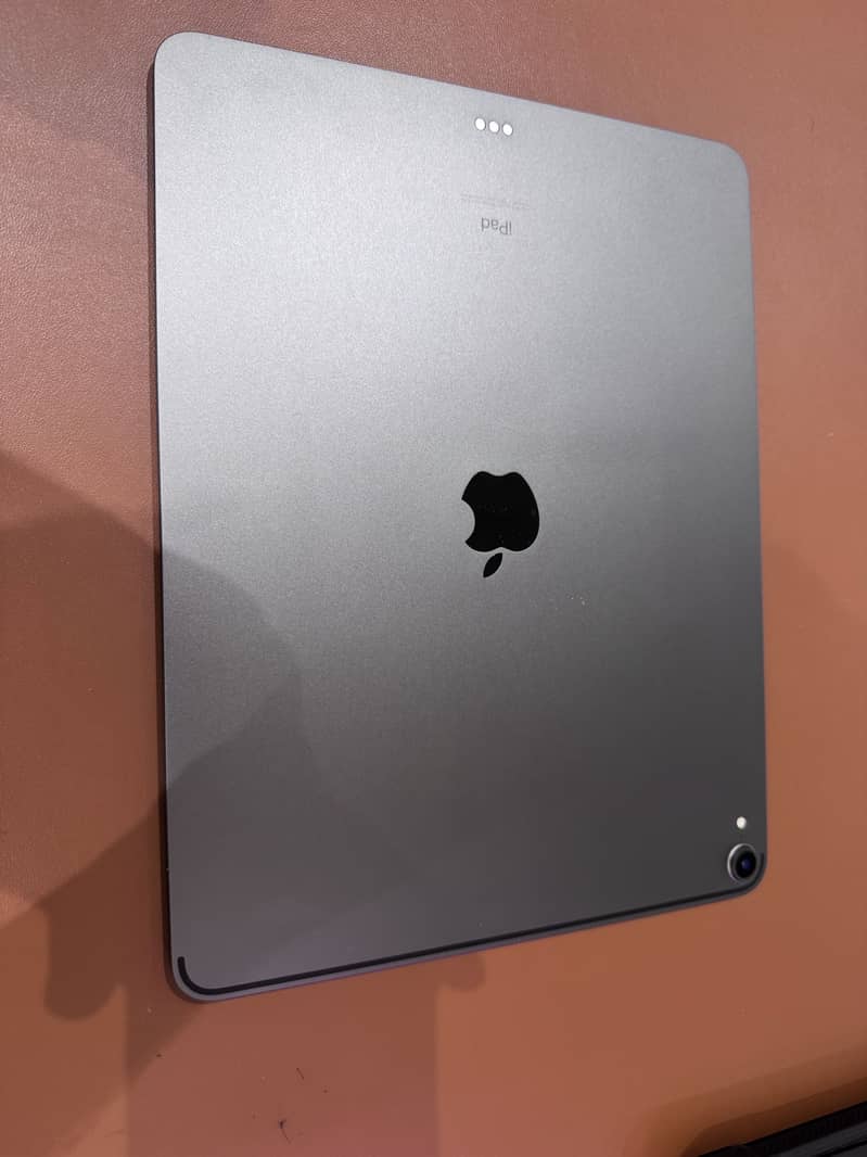 Ipad pro 12.9 256gb 3rd generation 3