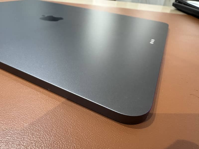 Ipad pro 12.9 256gb 3rd generation 4