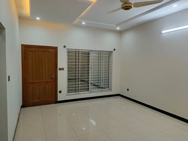 14 Marla Beautiful Ground Portion Available For Rent 0
