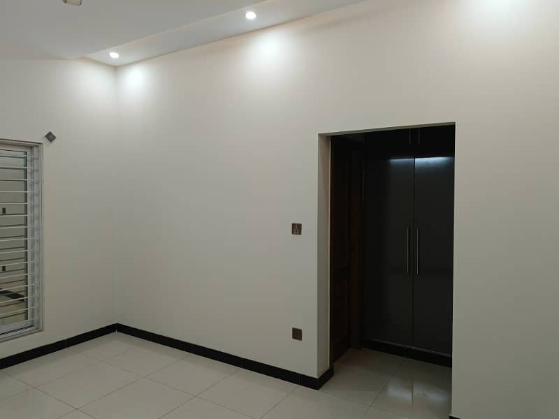 14 Marla Beautiful Ground Portion Available For Rent 10