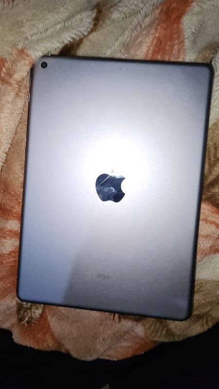 Apple Ipad 5th Gen 10/10Condition 128GB 3