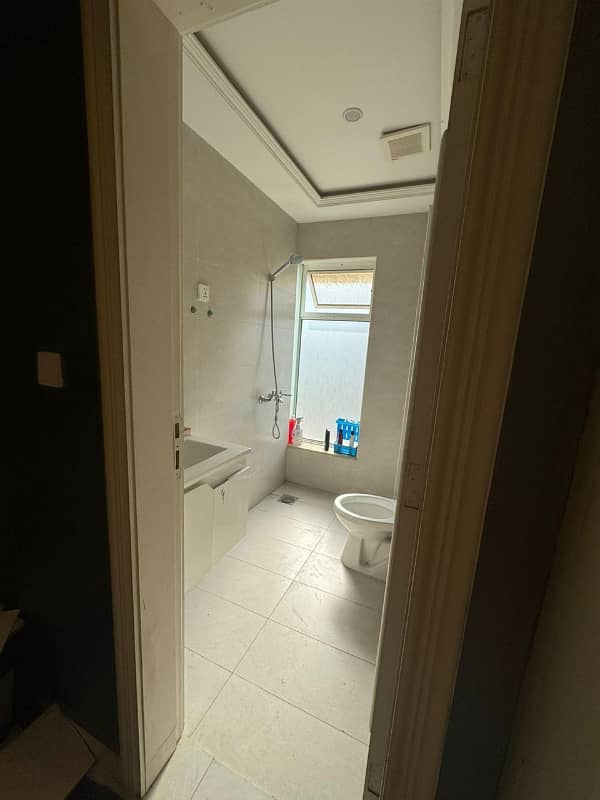 1 Bed luxury Furnished Flat Available For Sale In Bahria Town Lahore 8