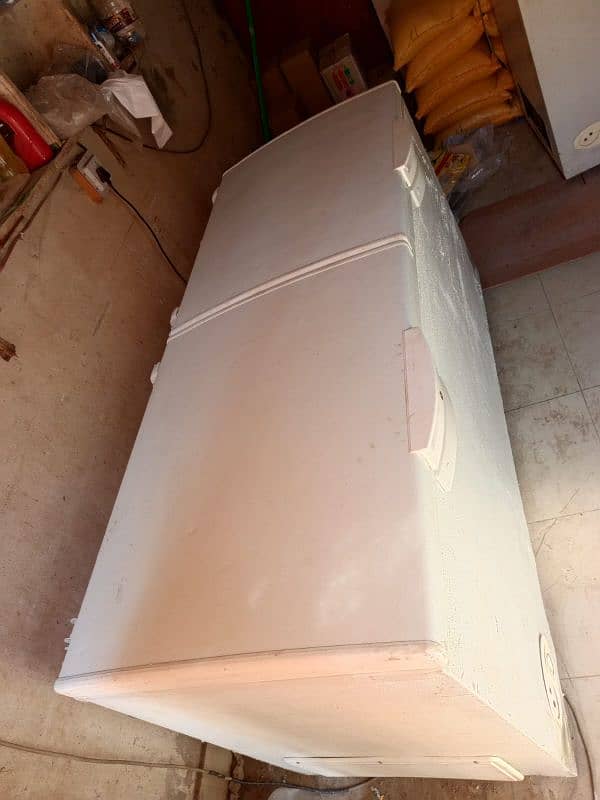 Waves  deep freezer jumbo size 4