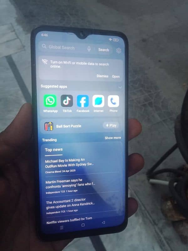 Oppo a18 excellent condition with box charger. . . 1