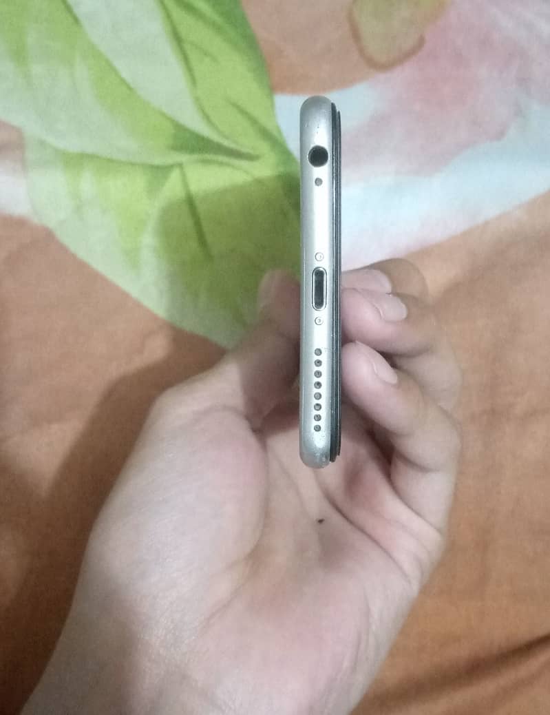 Iphone 6s Plus PTA approved LLA Model 32 gb 8