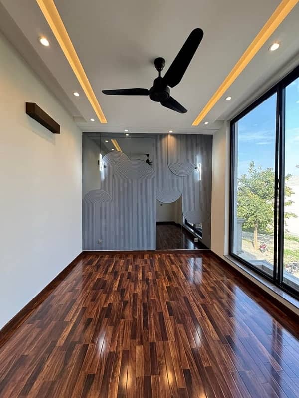 5 MARLA BRAND NEW 3 BEDROOM HOUSE AVAILABLE FOR RENT 13