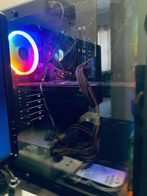 Gaming PC 10/10 condition 6