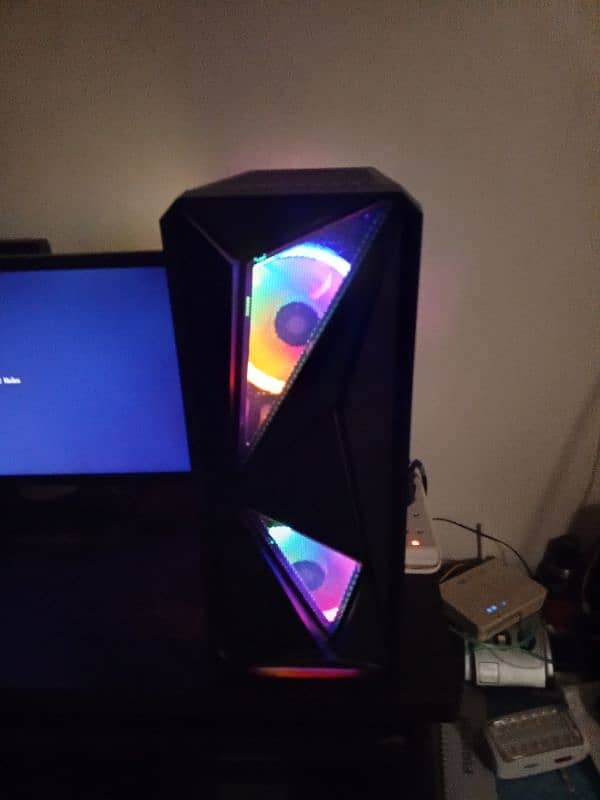 Gaming PC 10/10 condition 12