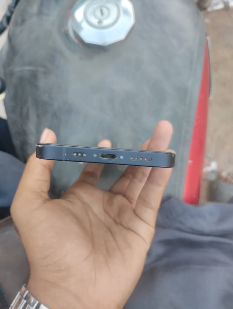 Iphone 12 for sale 64 gb 10/10 condition 4
