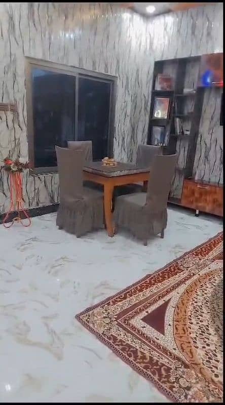 dinning table with 4 chairs and covers 0