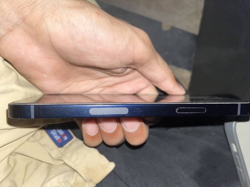 iPhone 12jv 64gb 2
