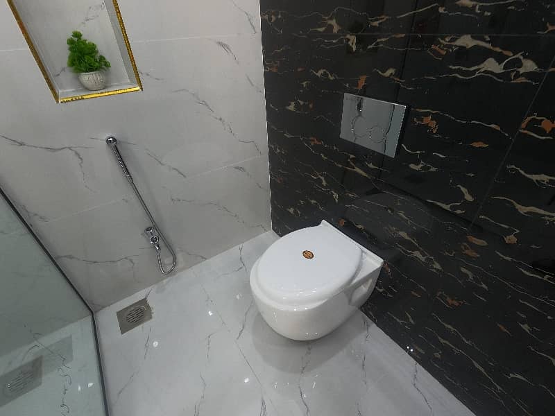 This Is Your Chance To Buy Prime Location House In Lahore 17