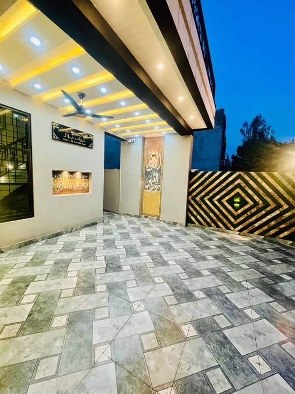 10 marla beautiful house for sale 1
