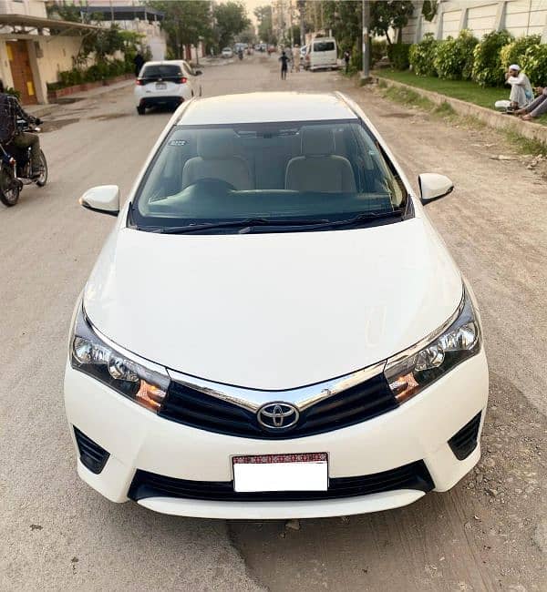 Toyota Corolla GLI 2017,automatic white 14