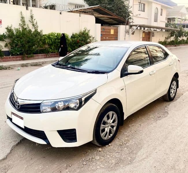 Toyota Corolla GLI 2017,automatic white 2