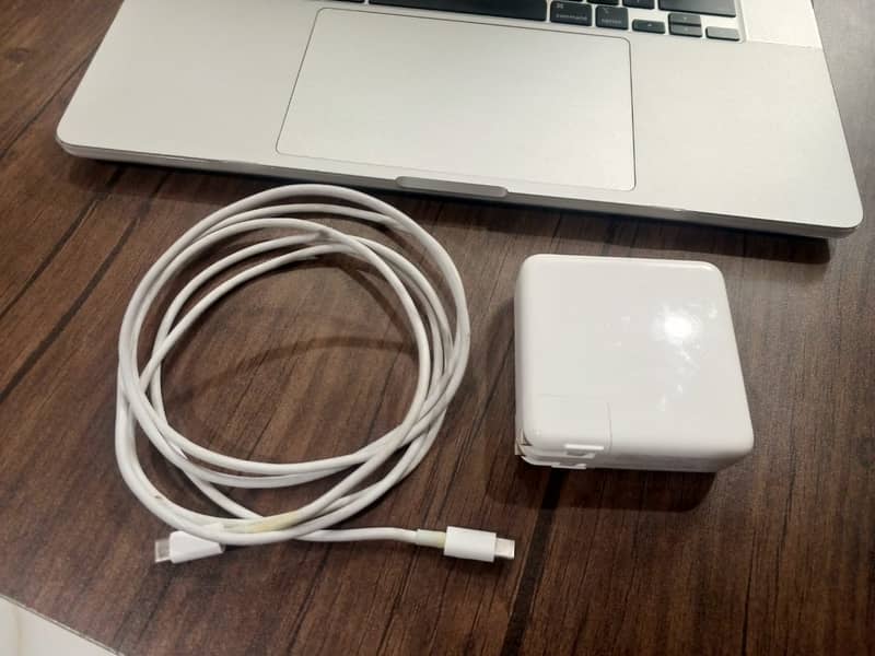 Apple Laptop 16” MacBook Pro 2019 - Retina Display with touch bar 1