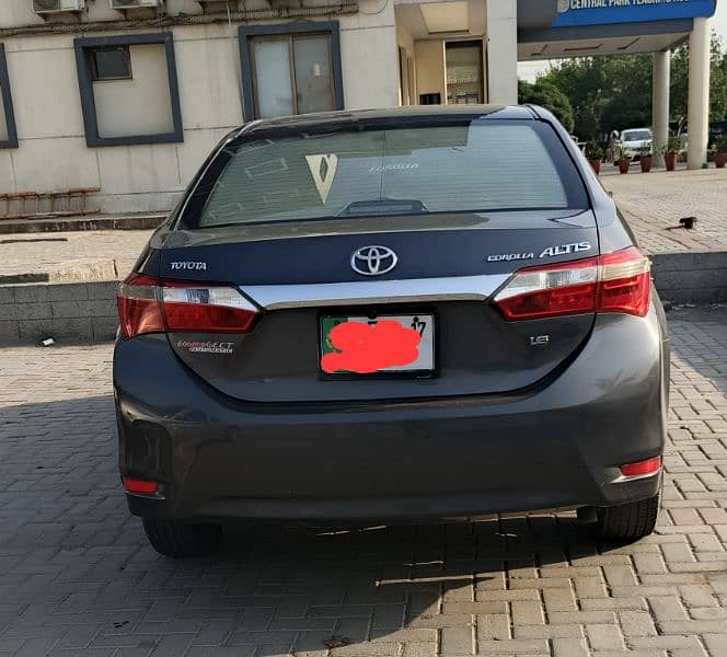 Toyota Corolla Altis 2017 1