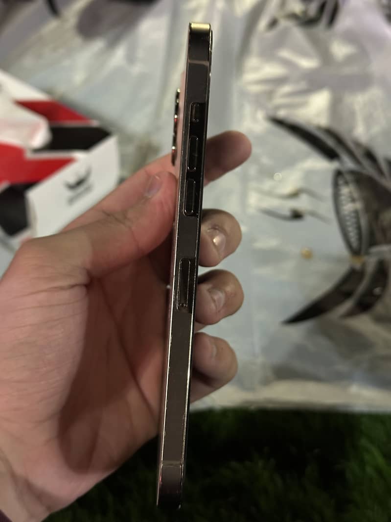 Iphone 12 pro max 5
