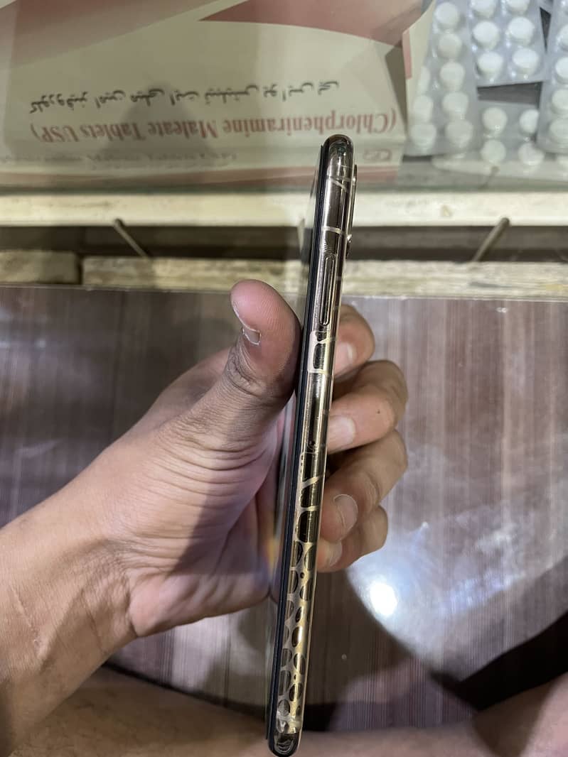 Iphone xs max non PTA 2