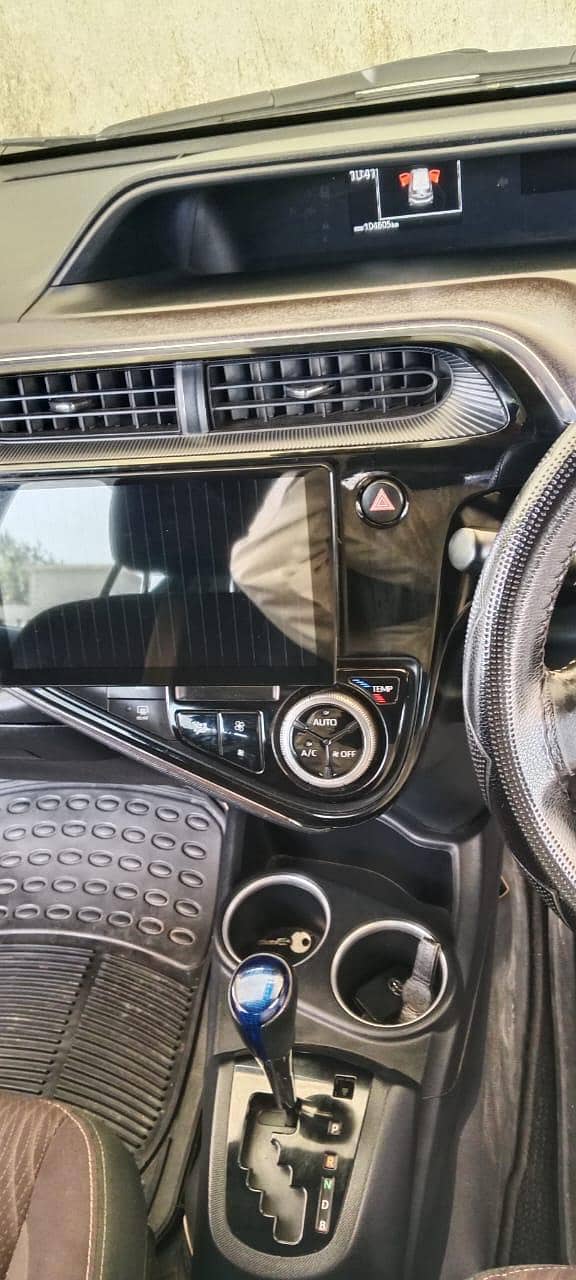 Toyota Aqua G 2018 6