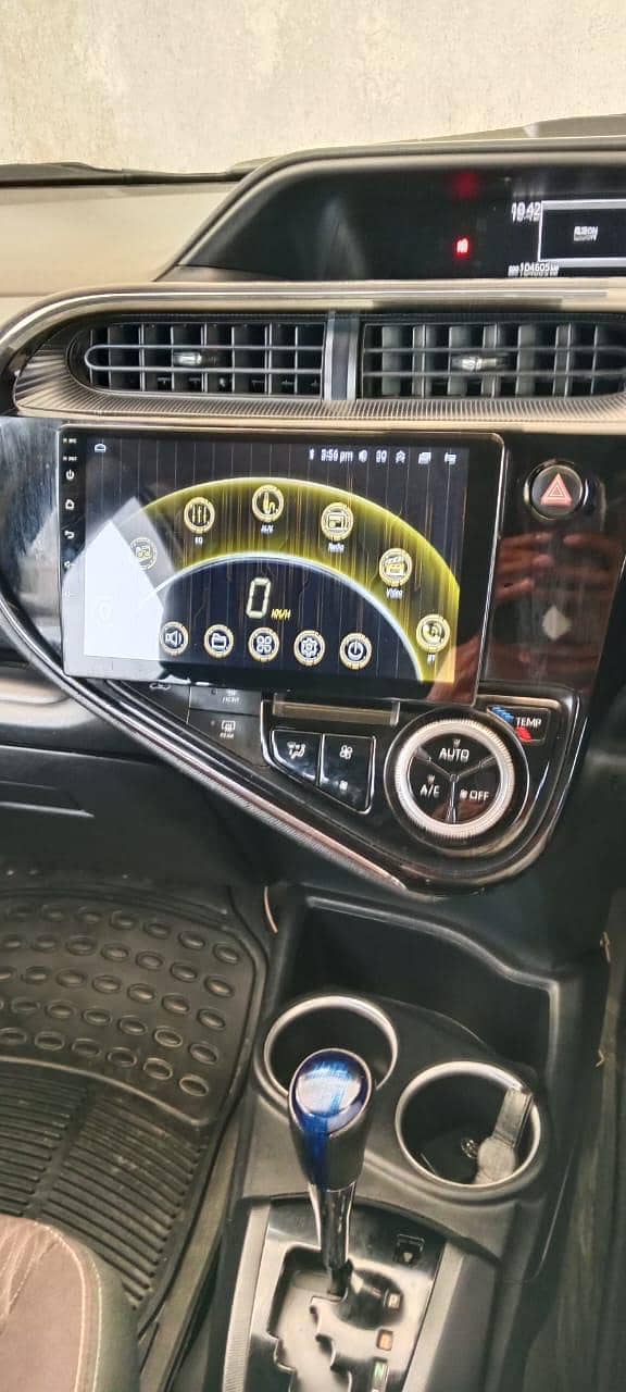 Toyota Aqua G 2018 8