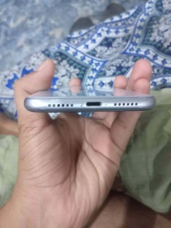 iphone 11 4