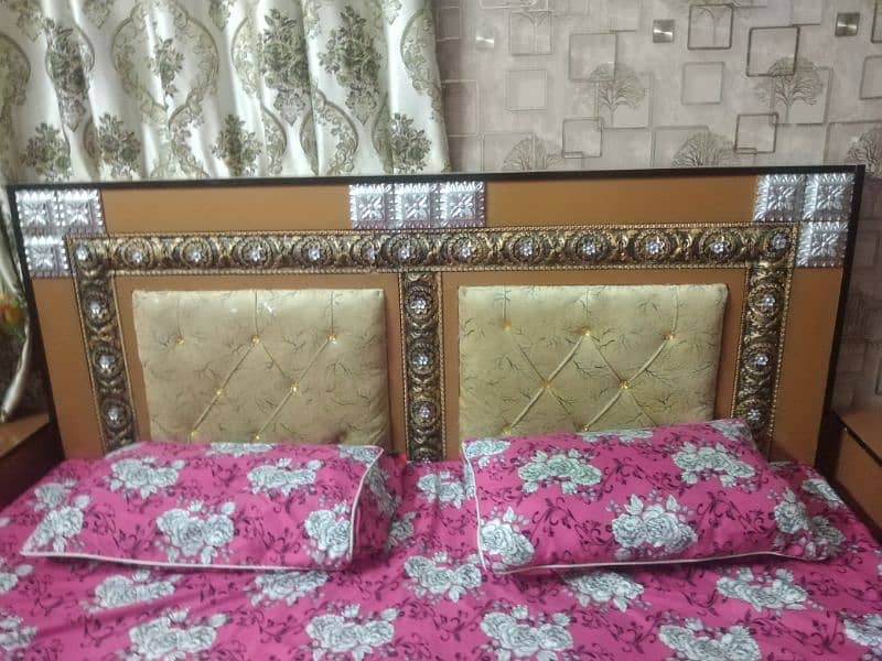 03097613778bed with 2 side tables agr mattres lena ho vo b hai hai 12k 1