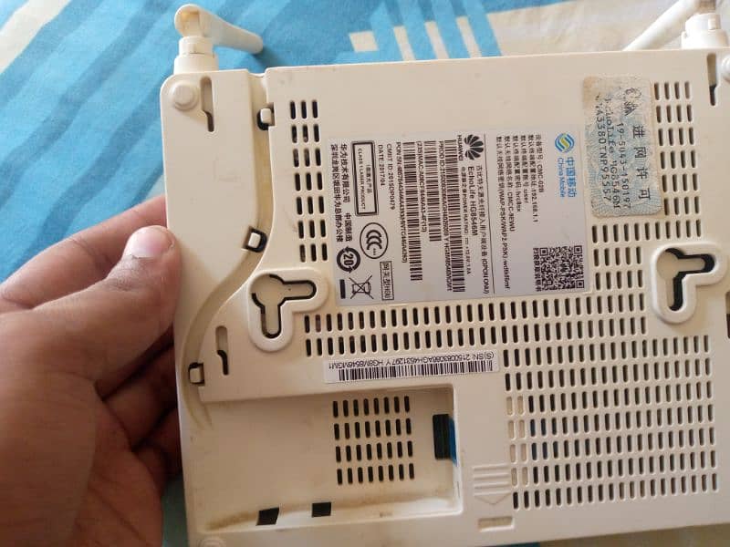 Huawei HG8546M Fiber Router 1
