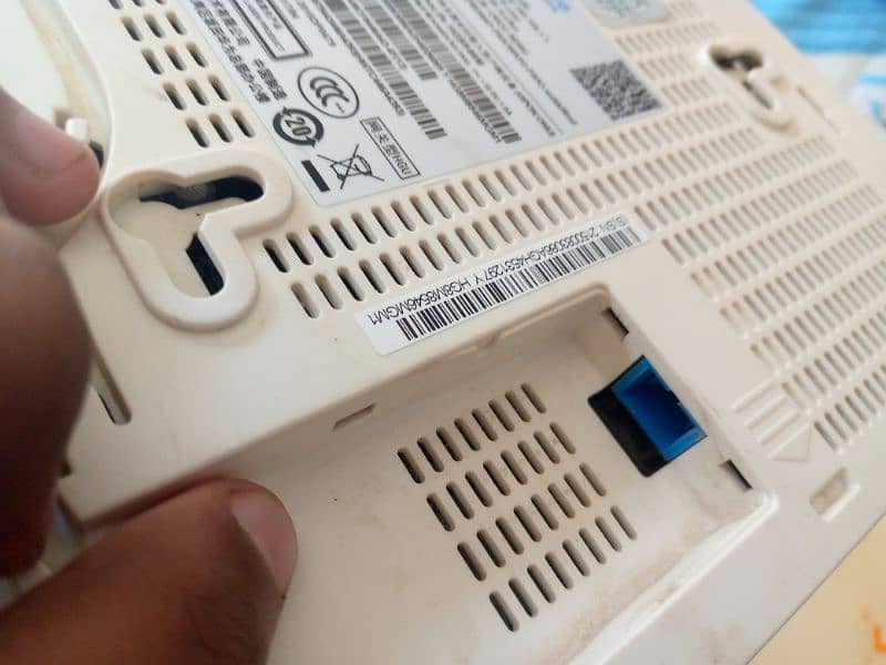 Huawei HG8546M Fiber Router 5
