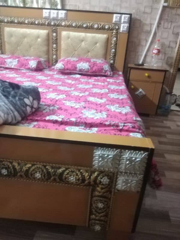 03097613778bed with 2 side tables agr mattres lena ho vo b hai hai 12k 2