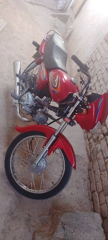 United 100 cc 2024 3