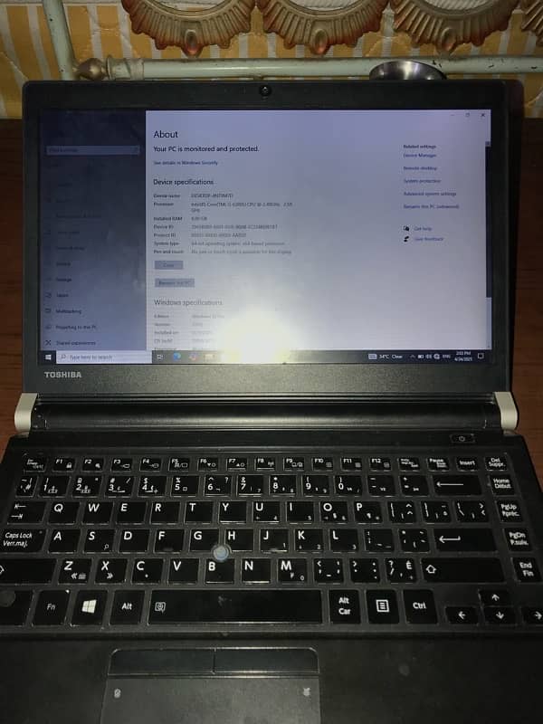 Toshiba laptop core i5 5th gen 8/256 ssd urgent sell 2
