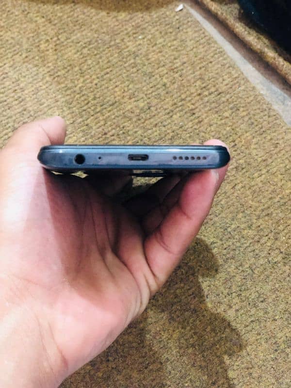 Infinix Hot 20i 4