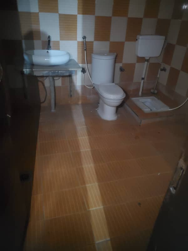 Vip beautiful 1 kanal lower portion is available For Rent in Sabzazar Scheme Lahore 6