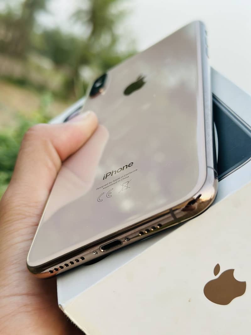 iPhone XS Max 64Gb Non PTA With Box 0