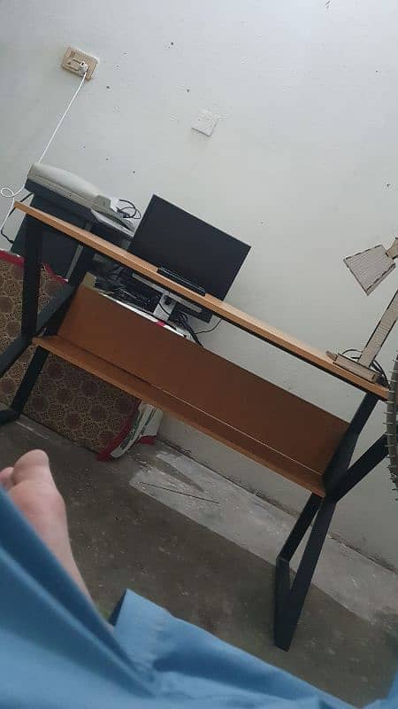 Dell 19 Inch LCD Monitor With Hydraulic Stand - 4 Way Movement 4
