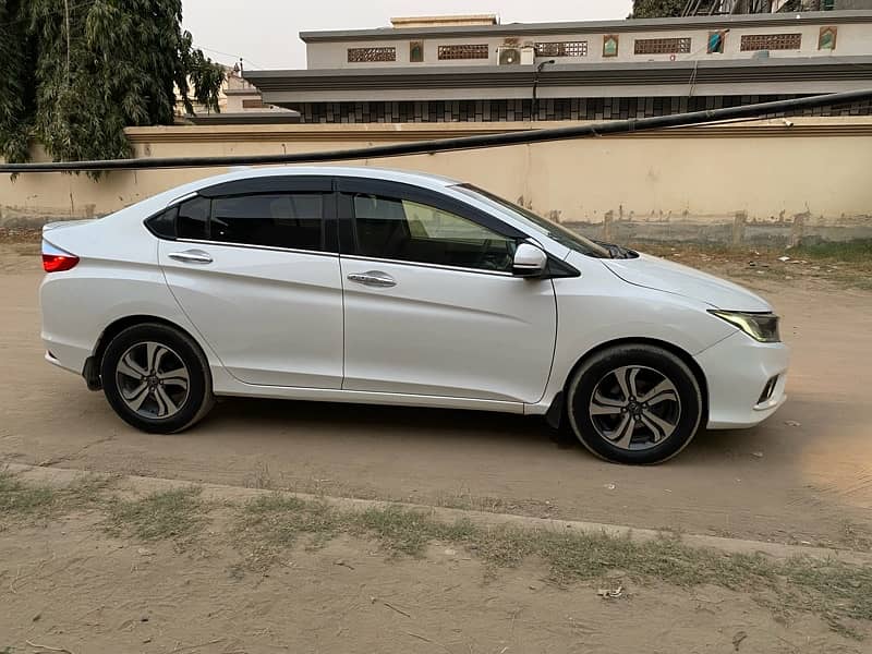 Honda Grace EX Hybrid Top Variant 2015-19 (Honda City 2024 Shape) 2