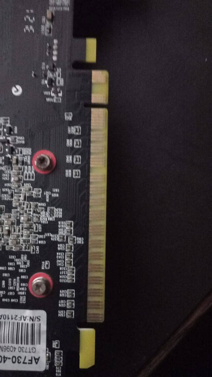 Nvidia Gt 730 4gb DDR 3 Afox Almost New 8