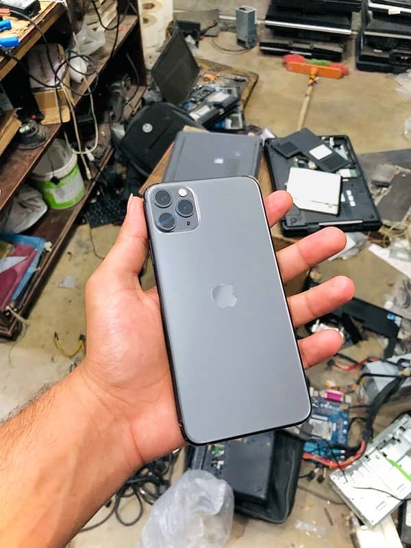 iPhone 11 ProMax 0