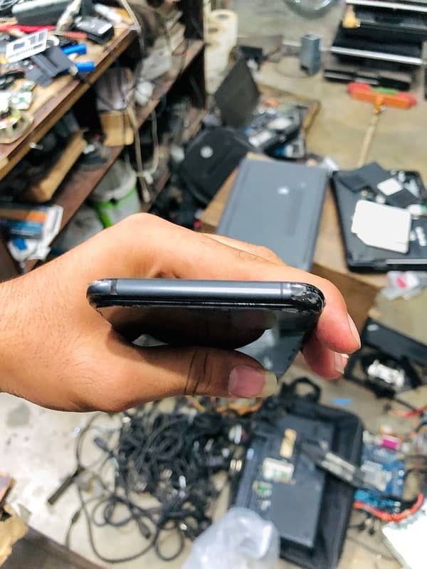 iPhone 11 ProMax 4