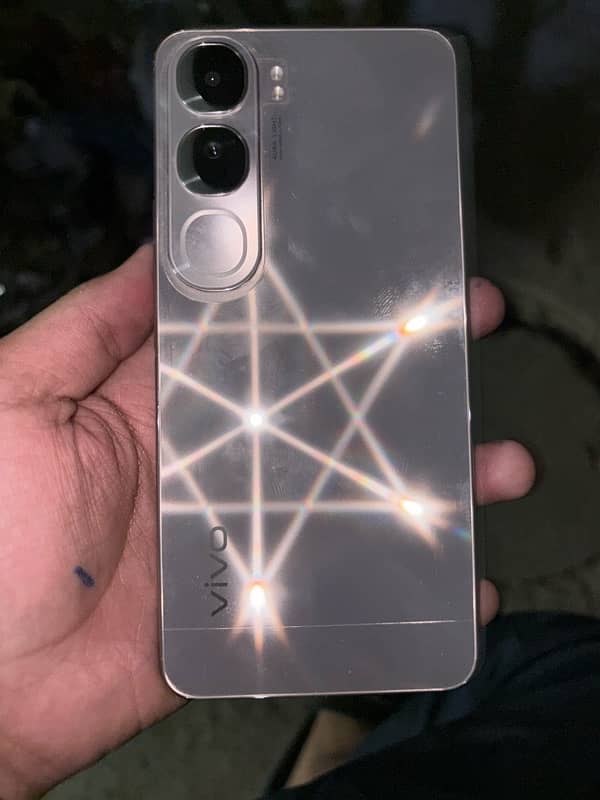 I am selling vivo Y200 brand new 2