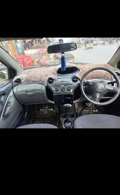 Toyota Vitz 2002 1